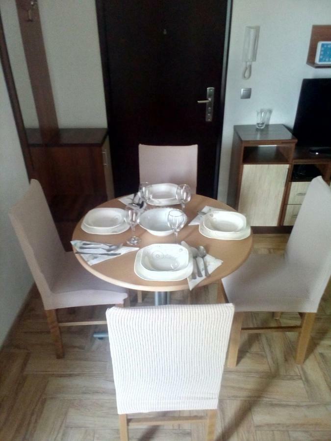 Apartman Edi Nin Exteriör bild